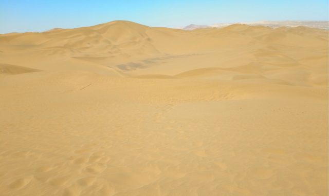 Taklamakan desert trekking tour